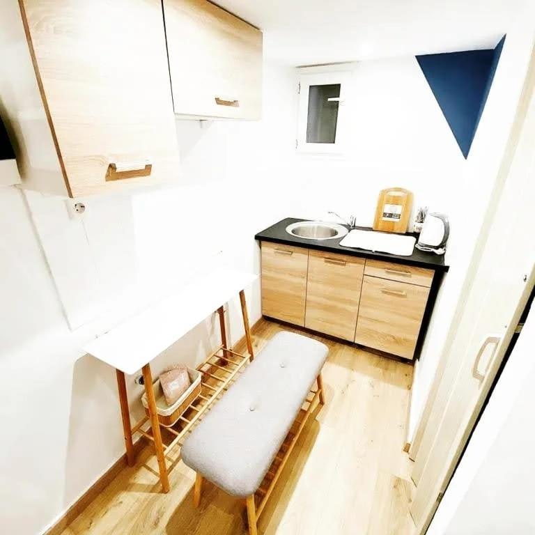 Апартаменты Velestinou Private Maisonette Афины Экстерьер фото