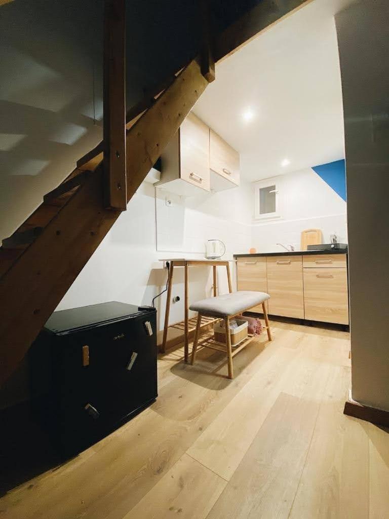 Апартаменты Velestinou Private Maisonette Афины Экстерьер фото