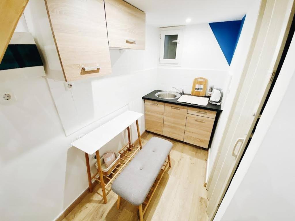 Апартаменты Velestinou Private Maisonette Афины Экстерьер фото